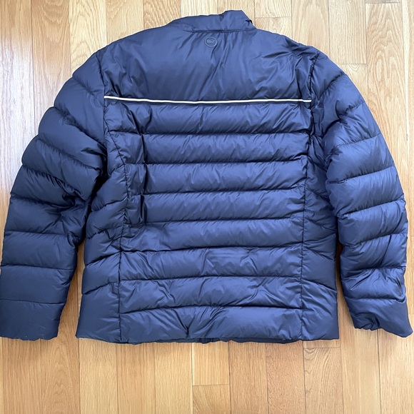 Vineyard Vines Puffer jacket, midnight Navy,Men’s size Large, runs small - Picture 5 of 14